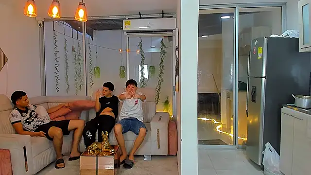 Houseofwarrios live sex cam