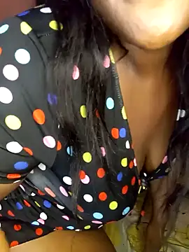 BigBootyBitch96's cam snapshot