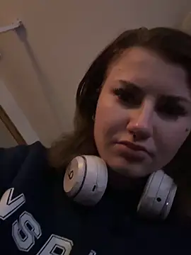 sluttysmiley's cam snapshot