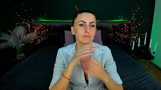 Rebecca_Diamond's cam snapshot