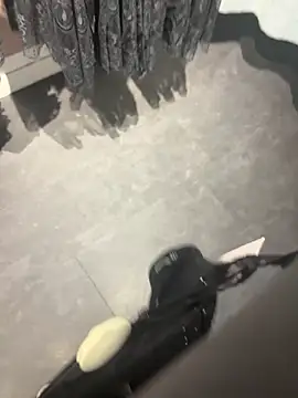 nanaisbackk live sex cam