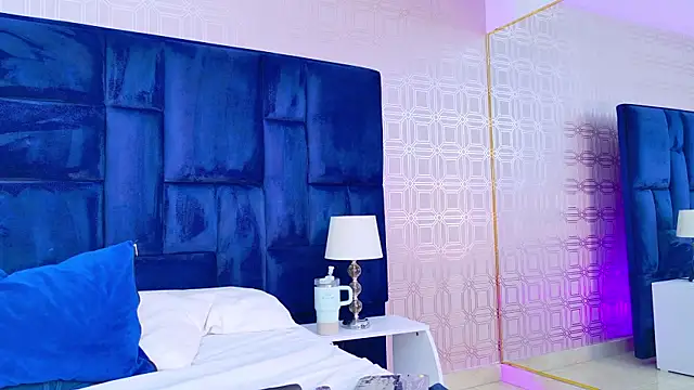 Sara_Desire's cam snapshot