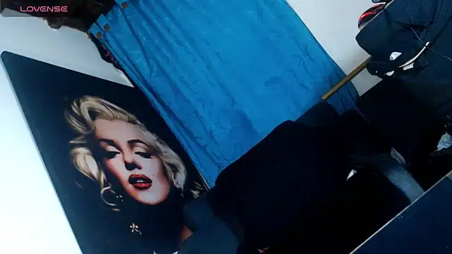 licy_blonde_hot live sex cam