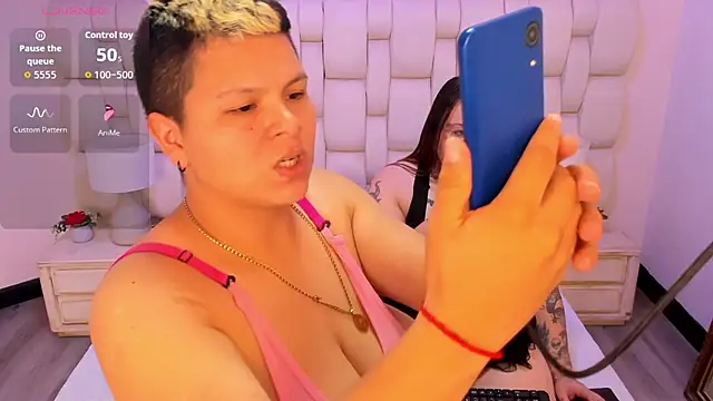 MiaYMolly live sex cam