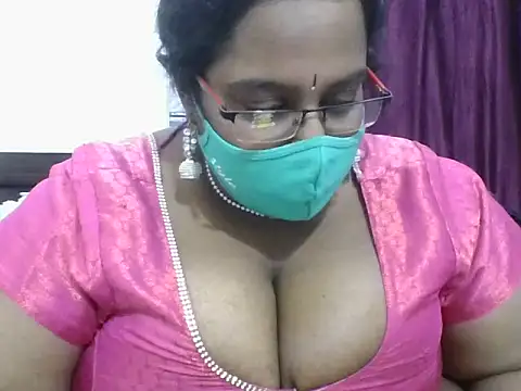 hootypriya's cam snapshot