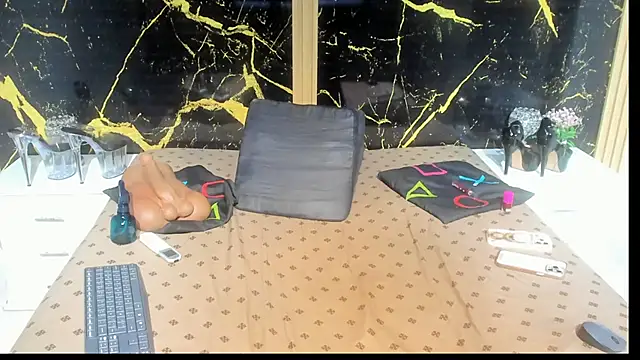 NahomyOwen's cam snapshot