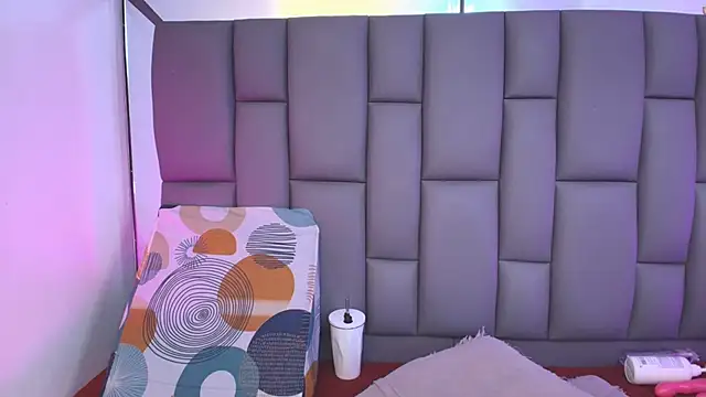 _MiaBrown_'s cam snapshot