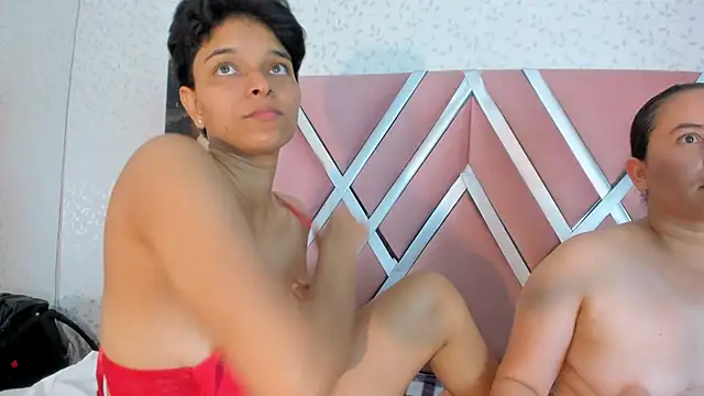 natasha_and_zoe's cam snapshot