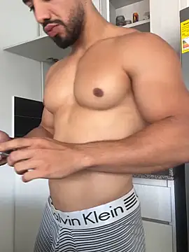 Ezzio_Scolaro live sex cam