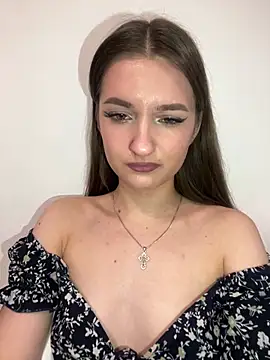 Green_eyes_lady's cam snapshot