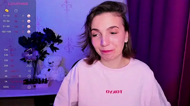 KindHazelHere_'s cam snapshot