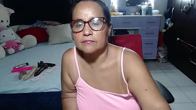 pervert_mommy_'s cam snapshot