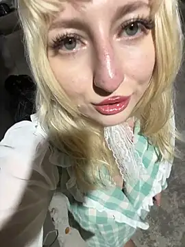 RonnieKiss live sex cam