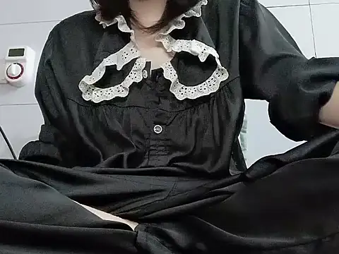 Tuyet696 live sex cam