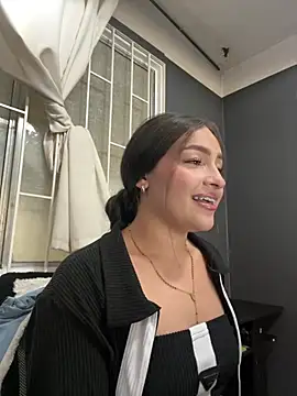 Alyha_Cortes's cam snapshot