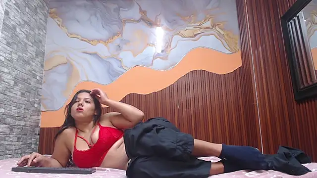 marely_collins303av's cam snapshot