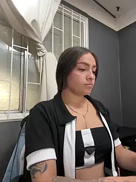 Alyha_Cortes's cam snapshot