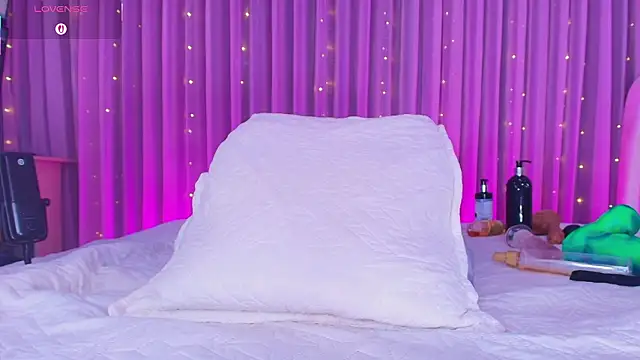 star_hanks's cam snapshot