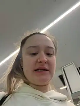 LilyLuck_'s cam snapshot