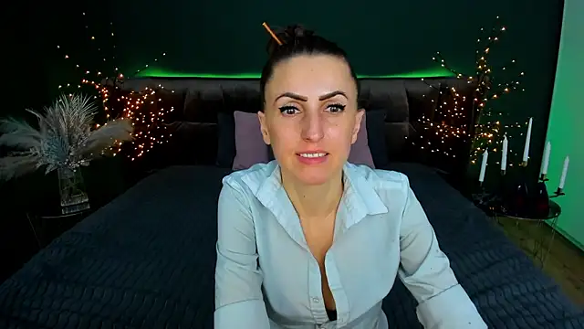 Rebecca_Diamond's cam snapshot