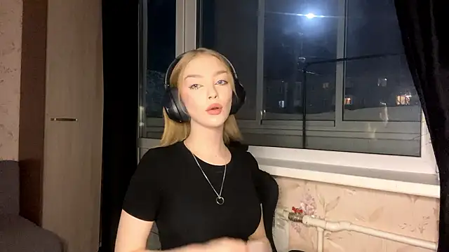 AlphaHokes's cam snapshot