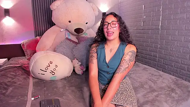 Magic_ivone's cam snapshot