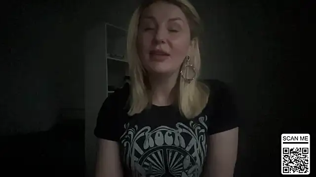 Blondie_xoxoxo's cam snapshot