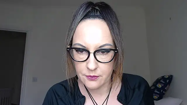 Humiliatrixxxx's cam snapshot