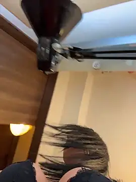 Hotmomcheckk_'s cam snapshot