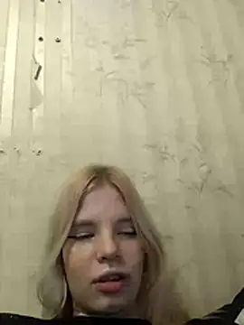 EsterSteele's cam snapshot