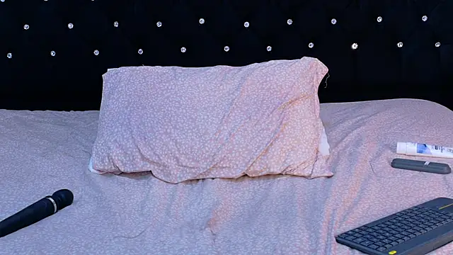 hanzel_ross1's cam snapshot