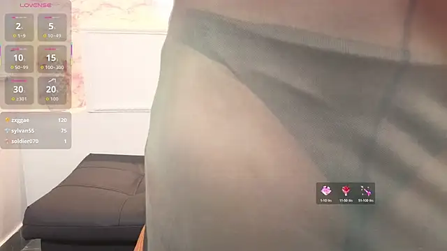 ChloeMoon9's cam snapshot