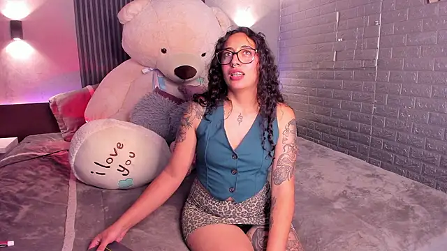 Magic_ivone's cam snapshot