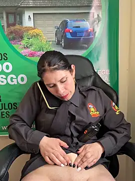 Alysson-- live sex cam