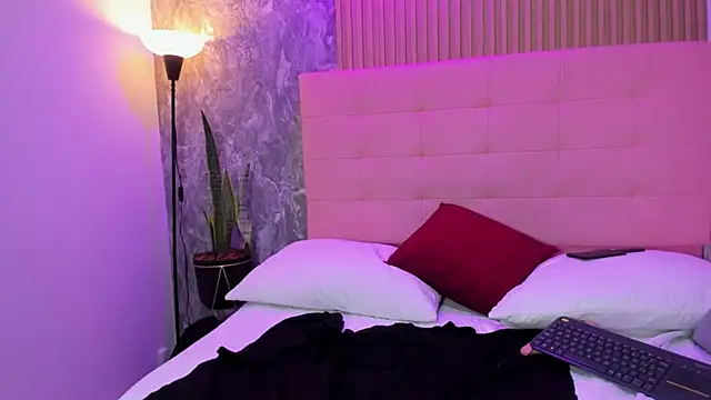 lunalat's cam snapshot