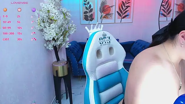 Juliie_collins's cam snapshot