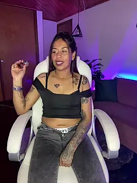 Sara_pinkk18's cam snapshot