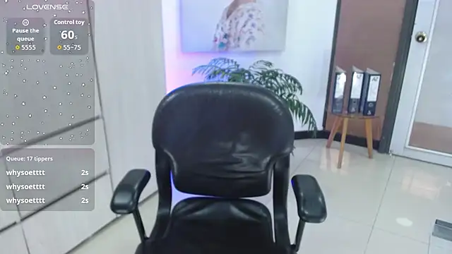 milfsecret69's cam snapshot