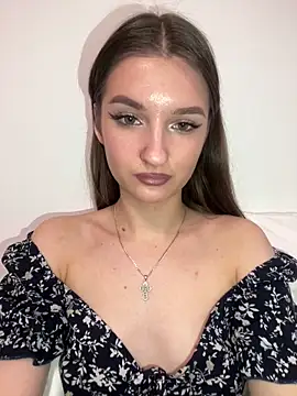 Green_eyes_lady's cam snapshot