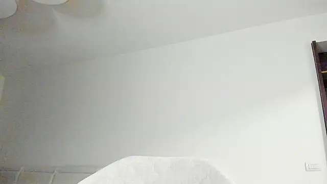 FameAndFlavour's cam snapshot