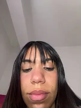 -Naomyy- live sex cam