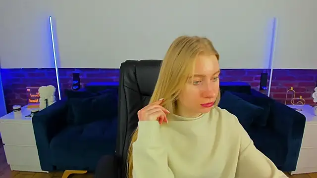 Alina_Blonde's cam snapshot