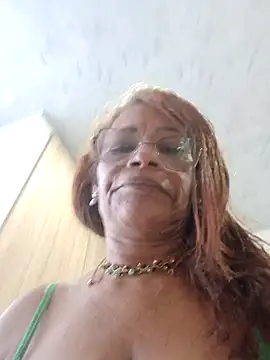 BustyMilf_'s cam snapshot