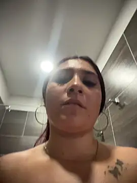 Nahomy_Benett live sex cam