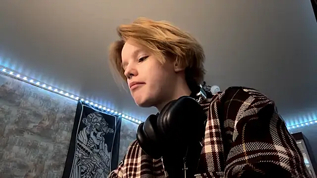 CutieGoga's cam snapshot