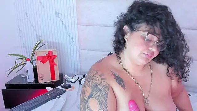 Reginavegaa's cam snapshot