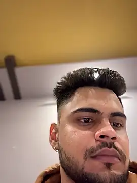 Hornybeardguy live sex cam