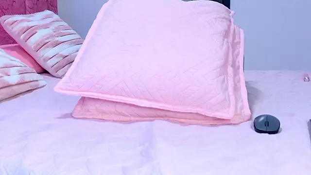 kendal_rossi's cam snapshot