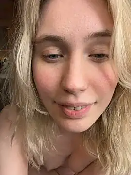 LovelyMiu live sex cam