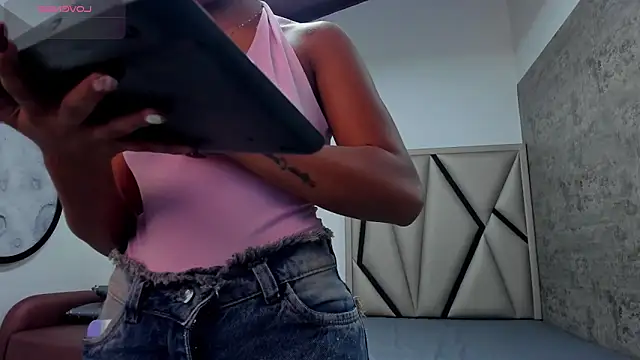 AyshelDoll1's cam snapshot